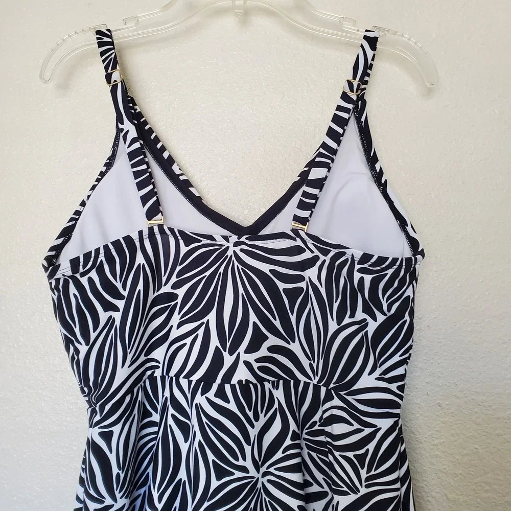 Lands End Womens Black White Leaf Print Swim Dress V-Neck One Piece Size M